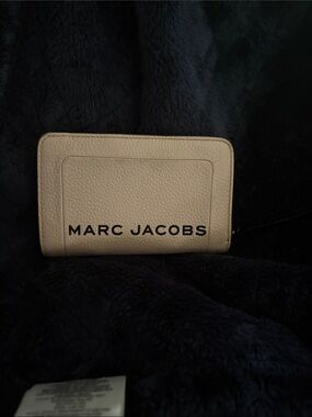 Marc Jacobs Cream Pebbled Leather Zip Card Wallet